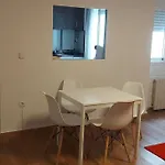 Precioso Piso-apartamento En Barrio De * Zaragoza